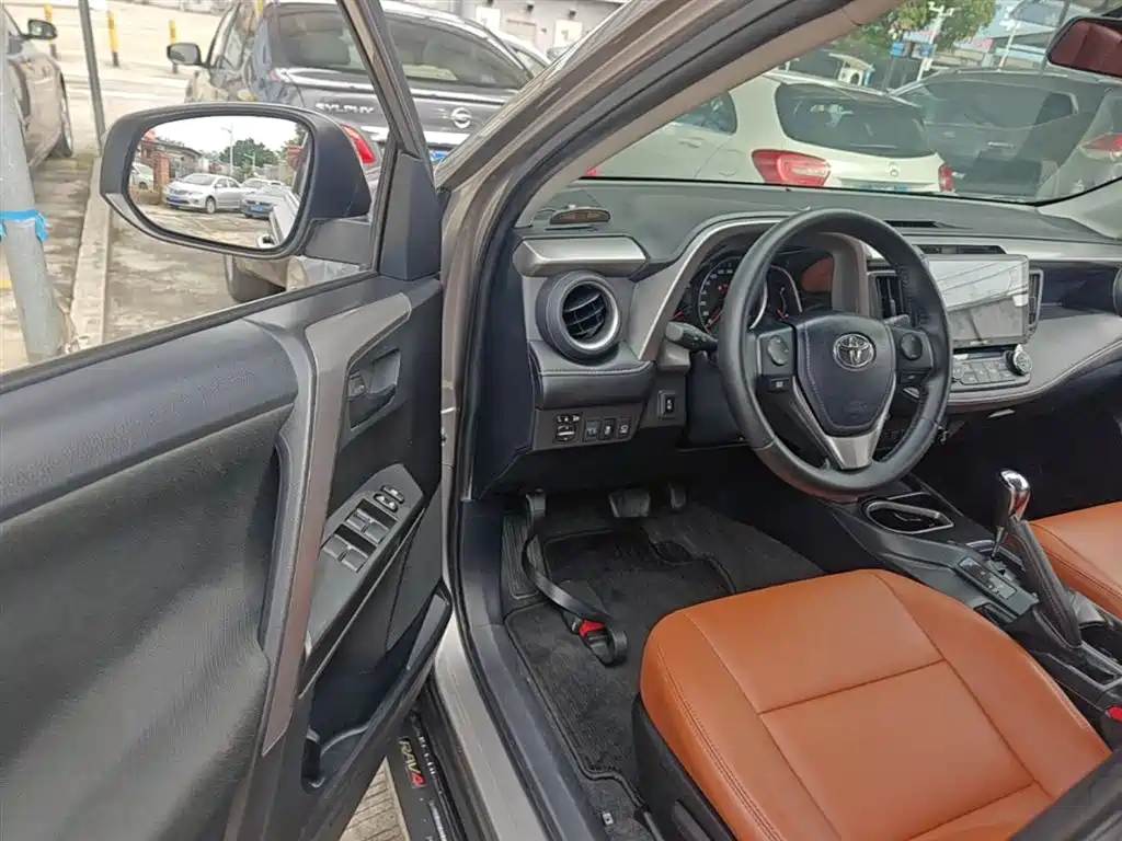 Toyota RAV4 Rongfang 2019 2.0L CVT 2WD Trend Edition China VI фото 16