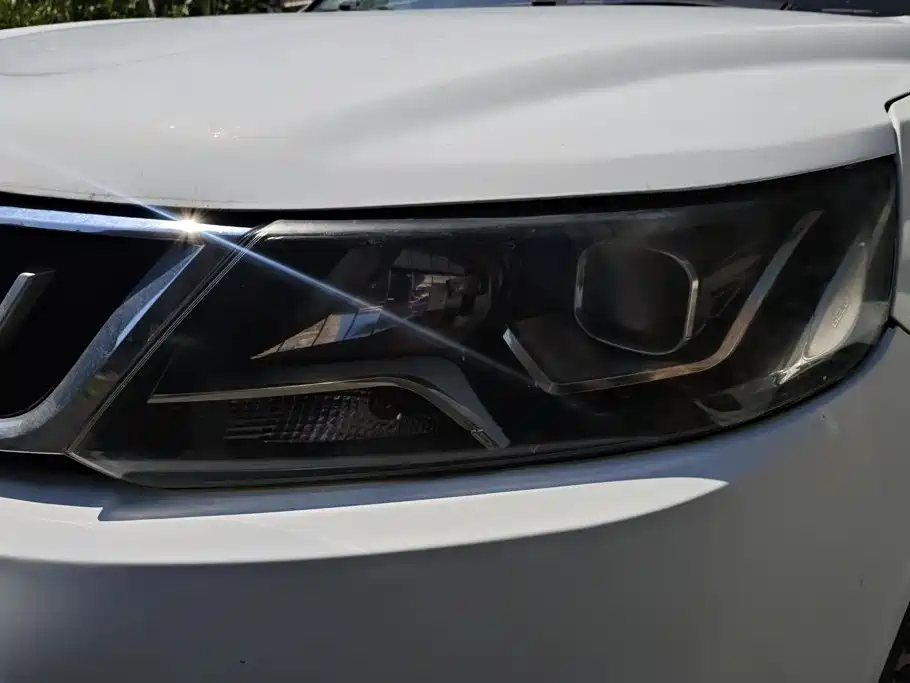 Photo 5 - Geely Emgrand X6