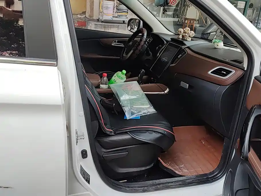 SWM Motor SWM X7 2018 2017 1.5T Automatic Smart Enjoy 7-seater
