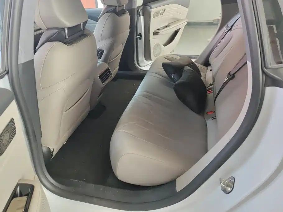 Geely Galaxy Galaxy Xingyao 8 2025 2025 Model 130km EM-i Flagship Edition