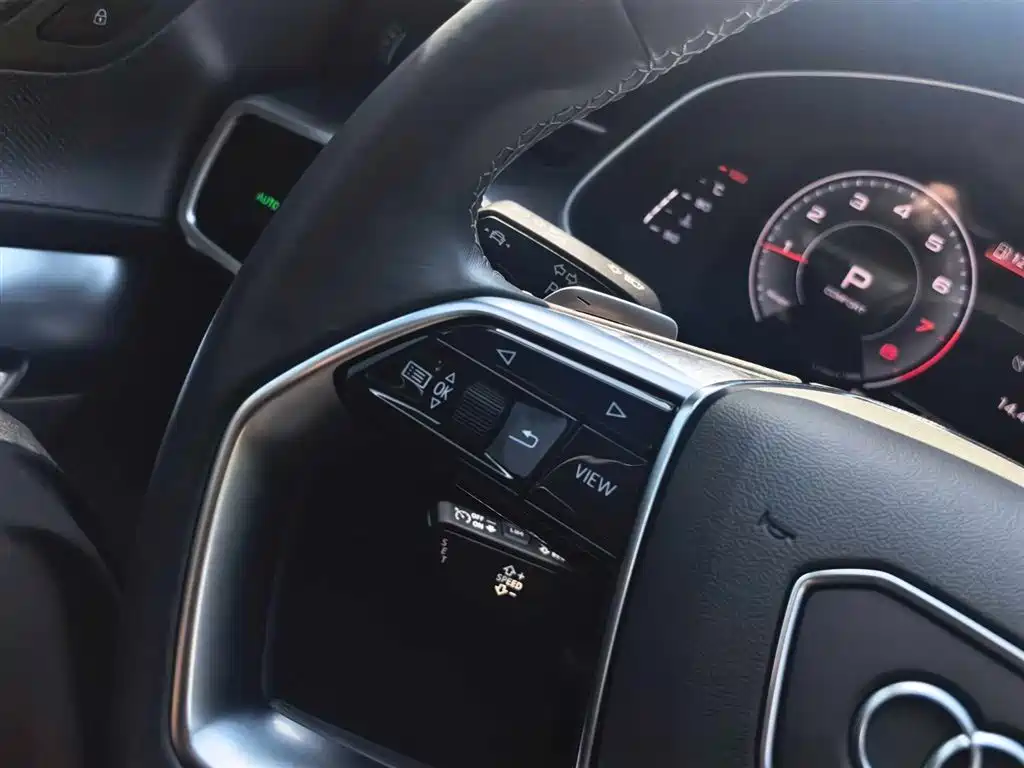Фото 23 - Audi A7L