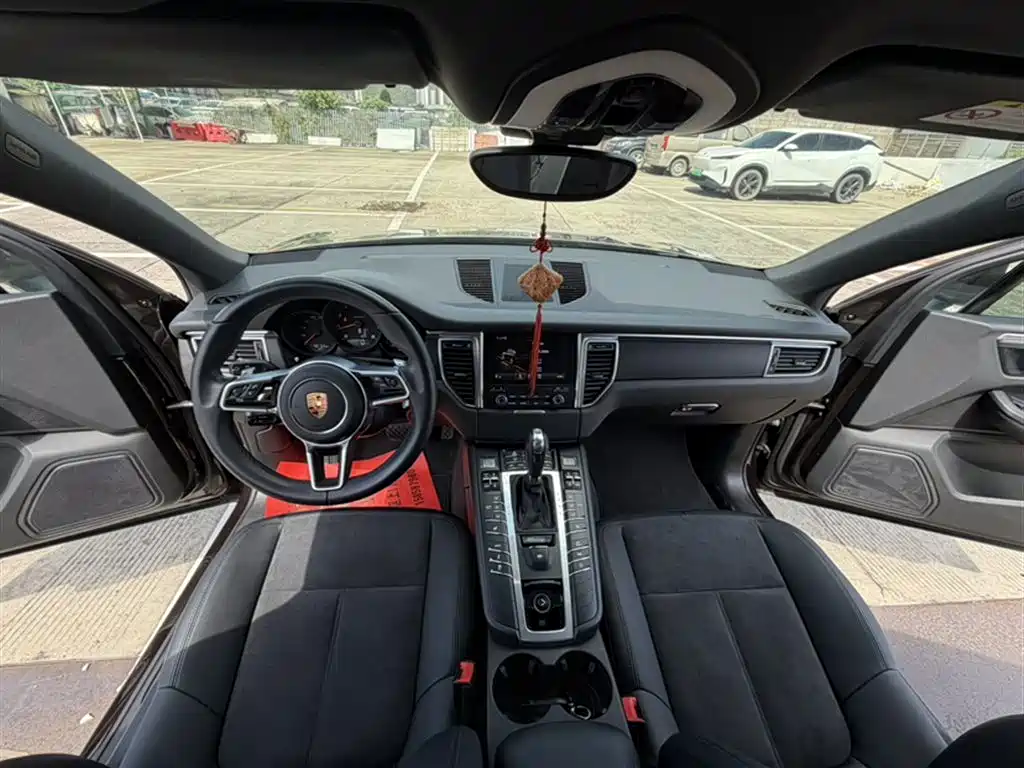 Porsche Macan 2017 Macan 2.0T фото 8