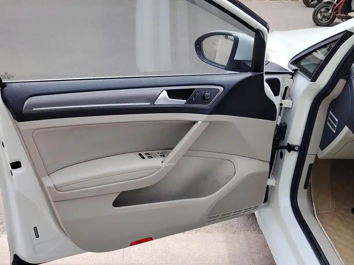 Volkswagen Golf 2015 1.4TSI Automatic Comfort фото 5