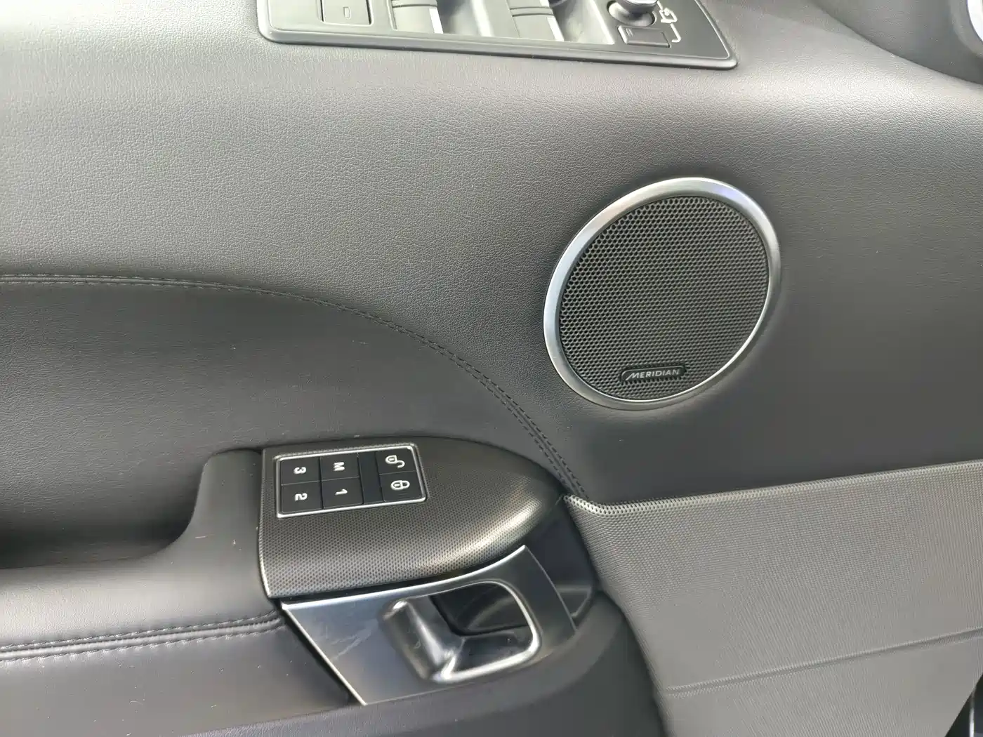 Фото 20 - Land Rover Range Rover Sport