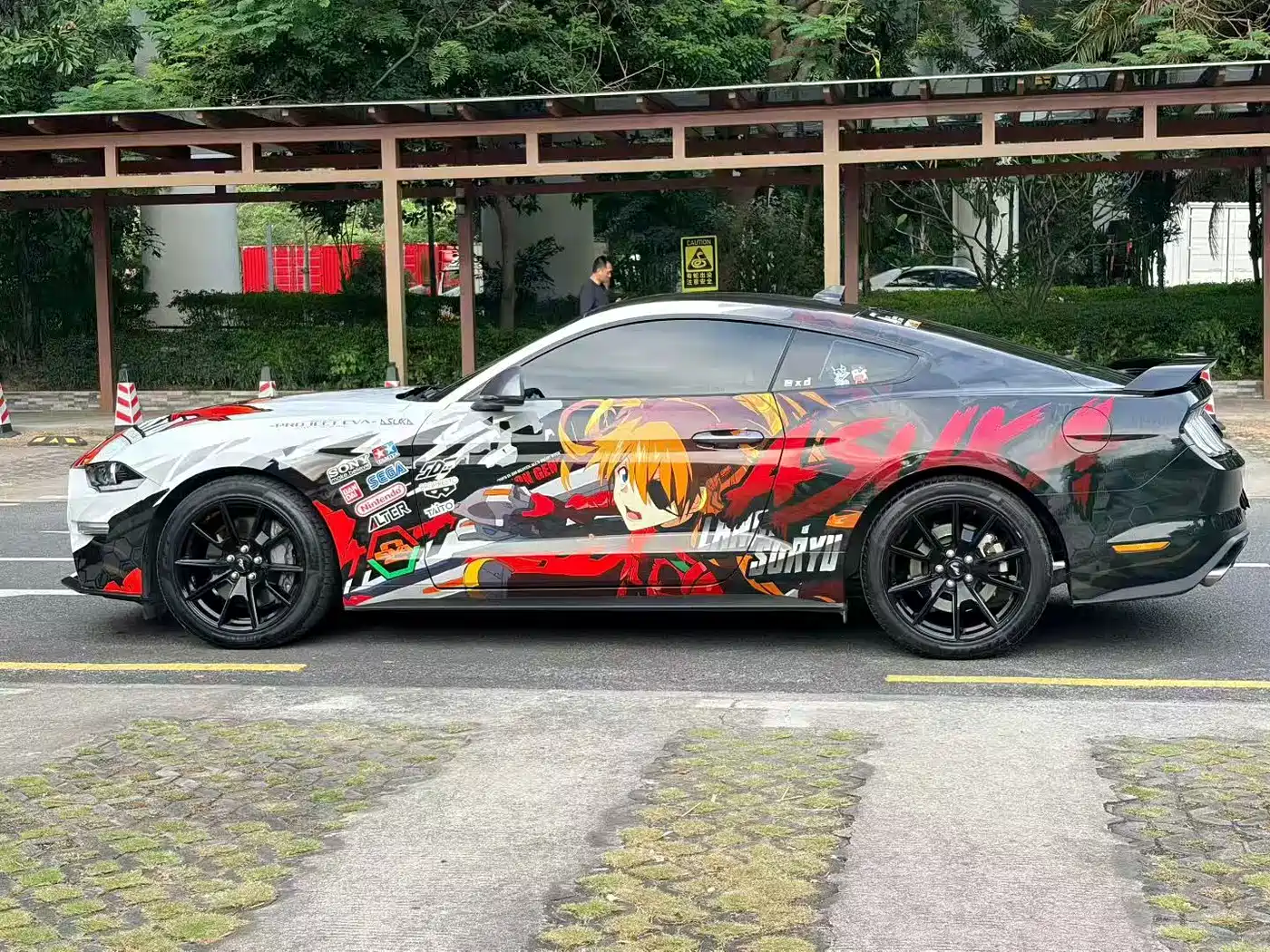FORD MUSTANG