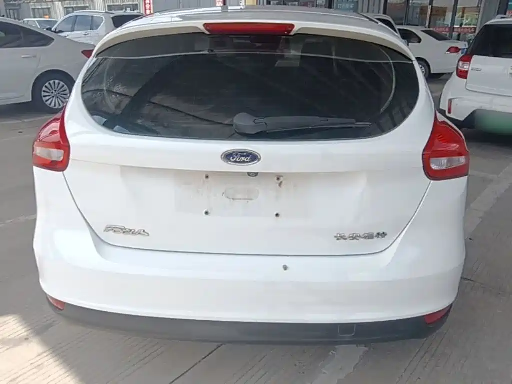 Фото 6 - Ford Focus