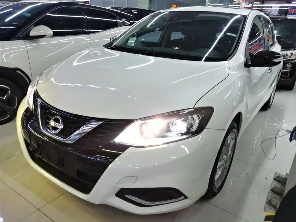 Nissan Tiida 2021 1.6L CVT Smart Drive Edition