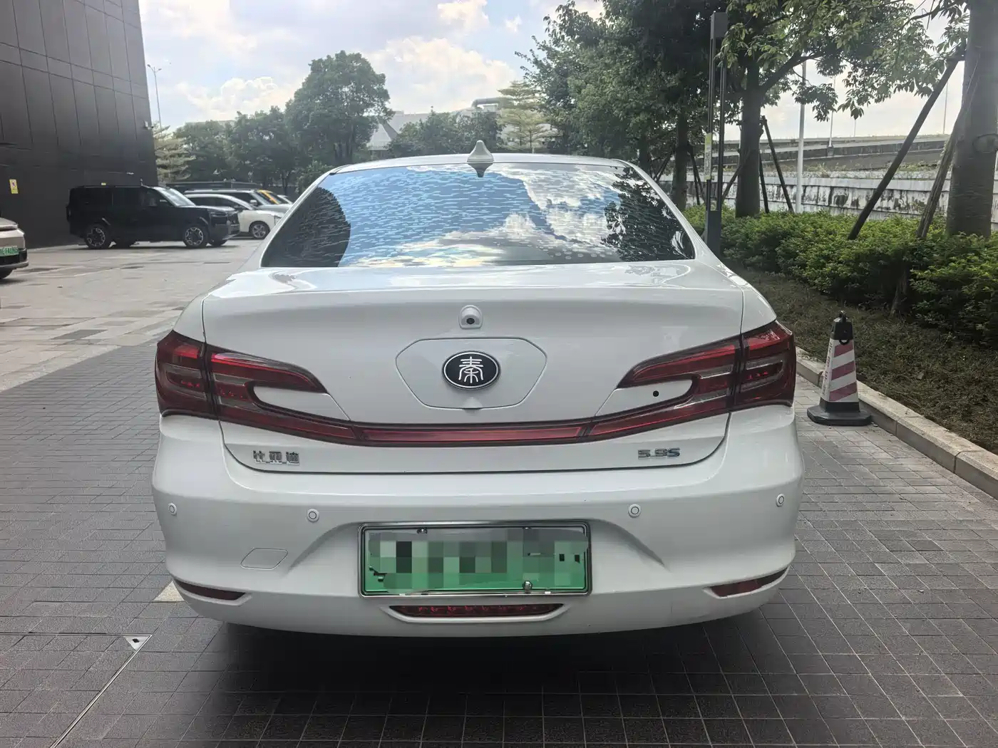 BYD Qin New Energy 2018 2018 1.5T Smart Premium