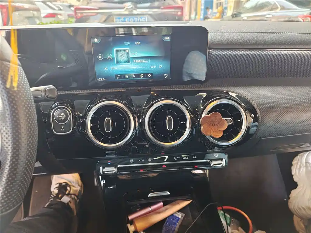 Mercedes-Benz A-Class 2019 A 180 L Sport Sedan фото 6