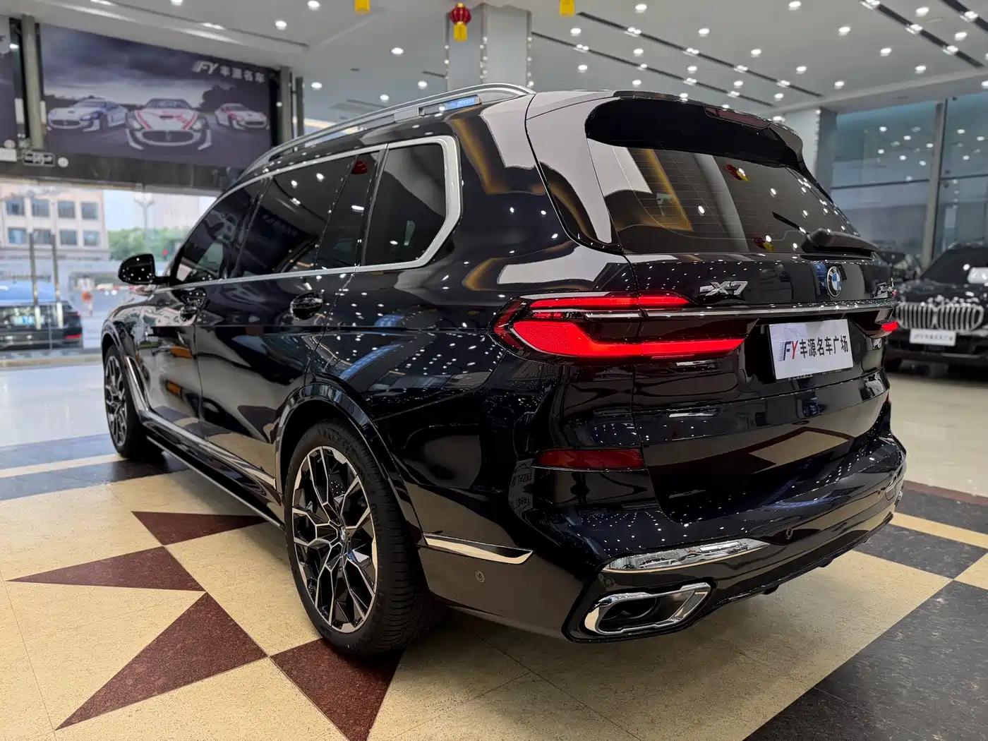 Photo 32 - BMW X7