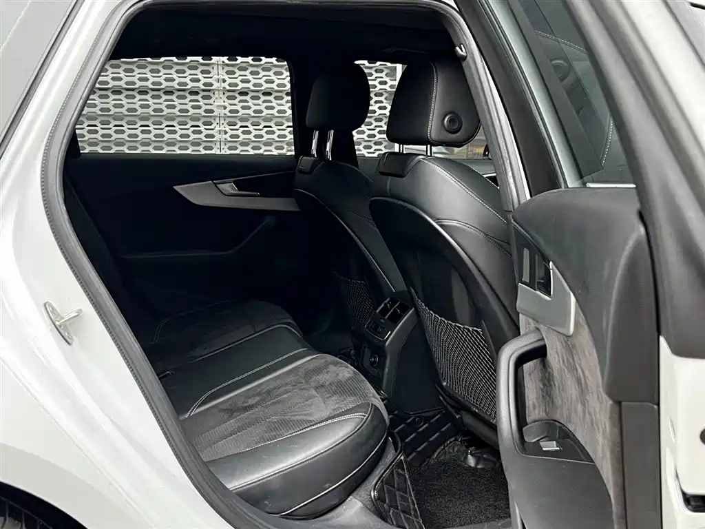 Audi A4 (Import) 2020 Avant Pioneer 40 TFSI Luxury Sport фото 23