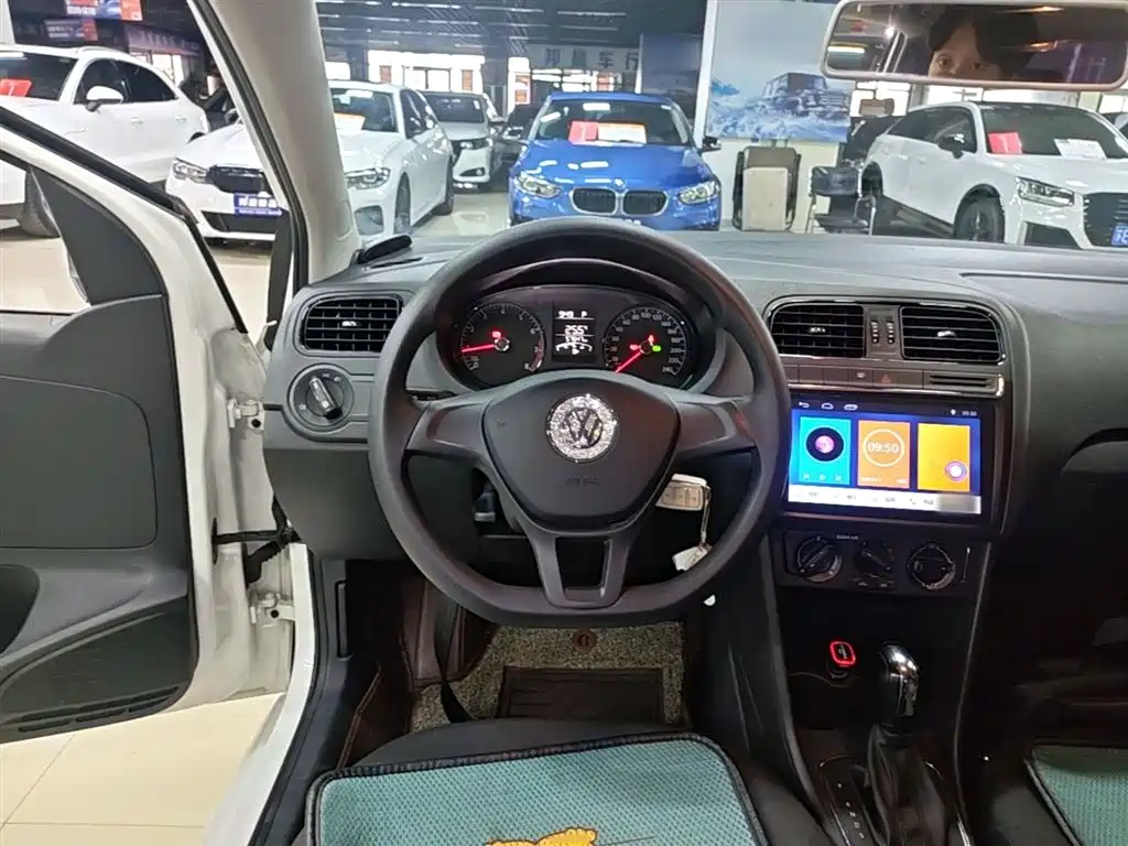 Volkswagen Polo 2016 1.4L Automatic Trend фото 11