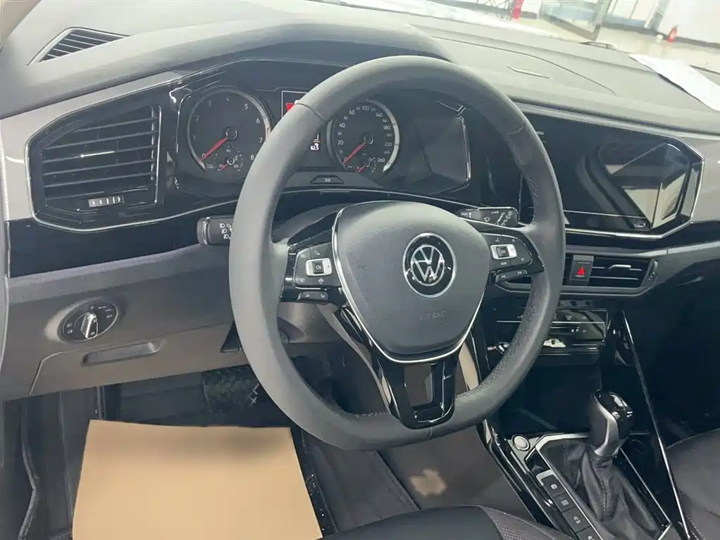 Volkswagen Tayron 2021 280TSI 2WD Luxury Smart Connect фото 4