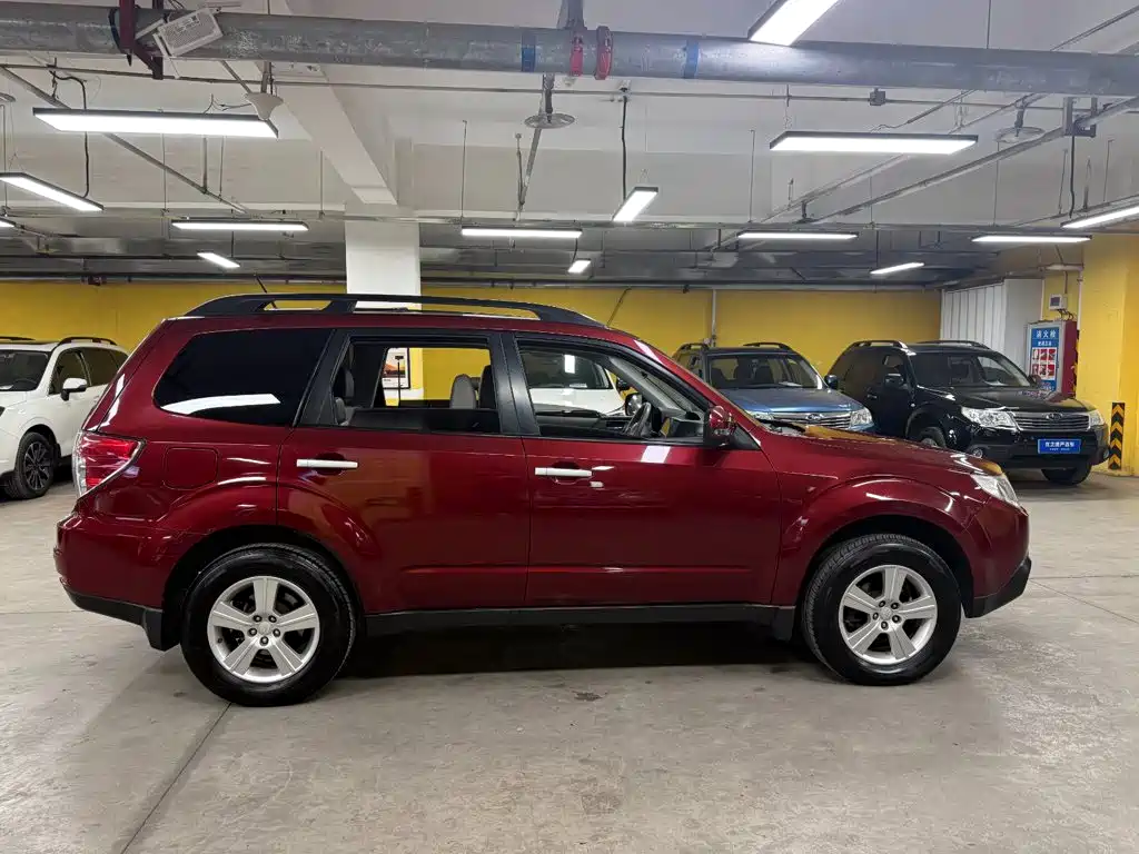 Photo 5 - Subaru Forester