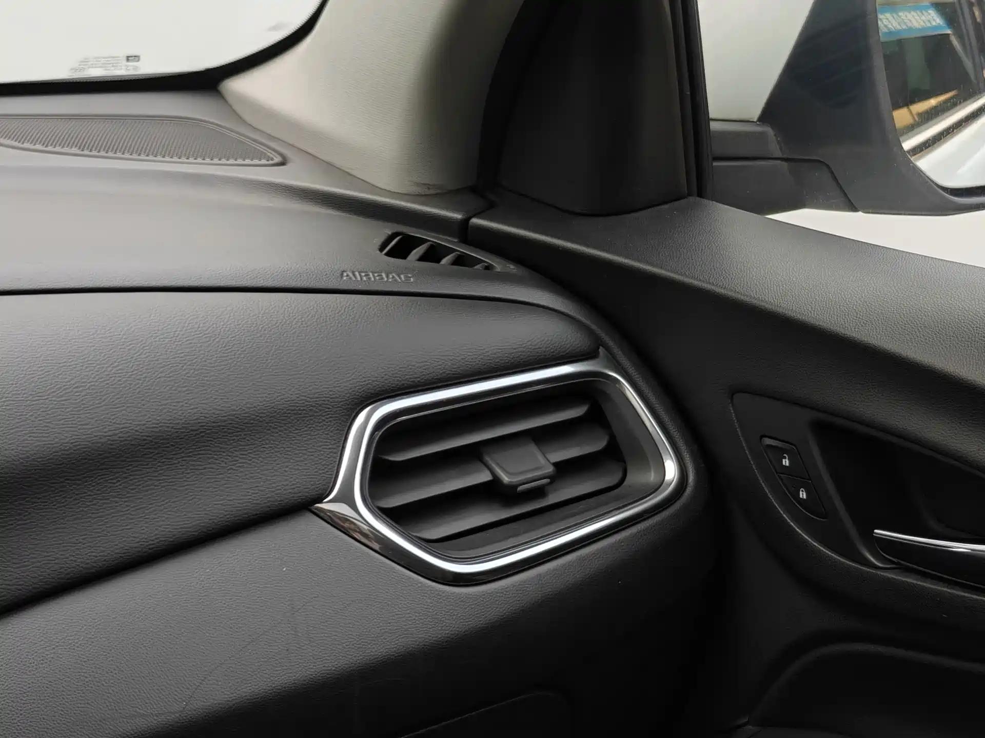 Фото 22 - Chevrolet Equinox