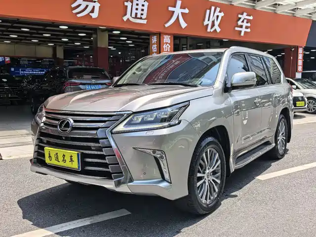 Lexus LX 2019