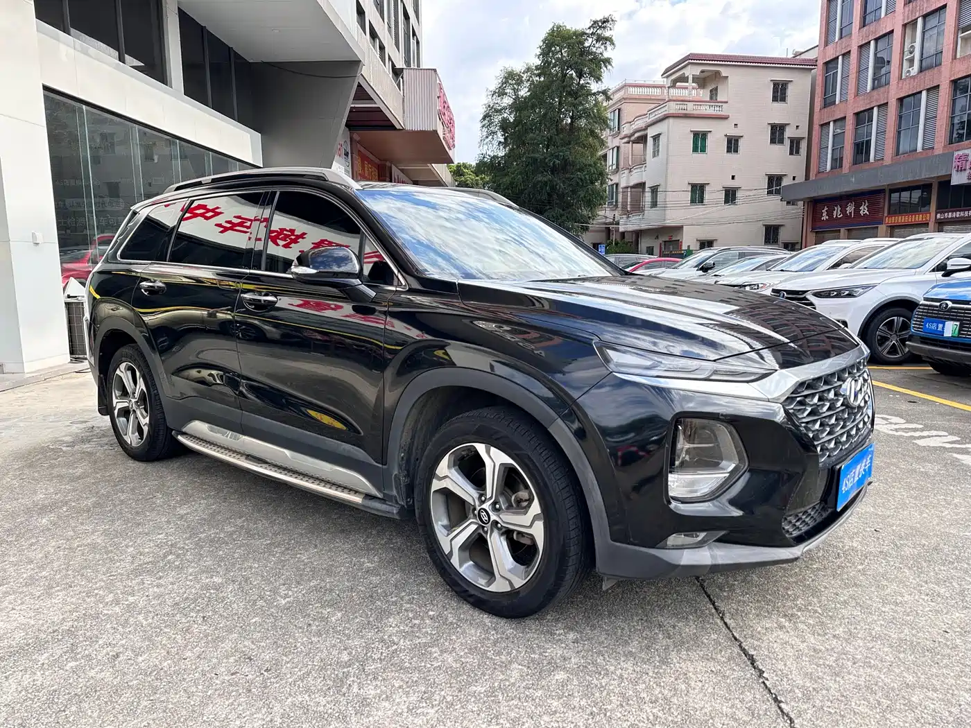 Фото 3 - Hyundai Santa Fe