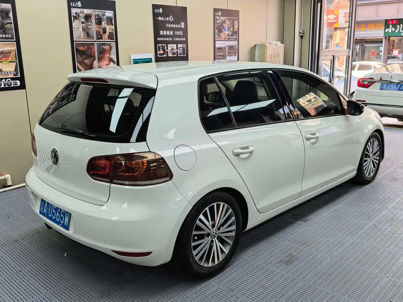 Фото 3 - Volkswagen Golf
