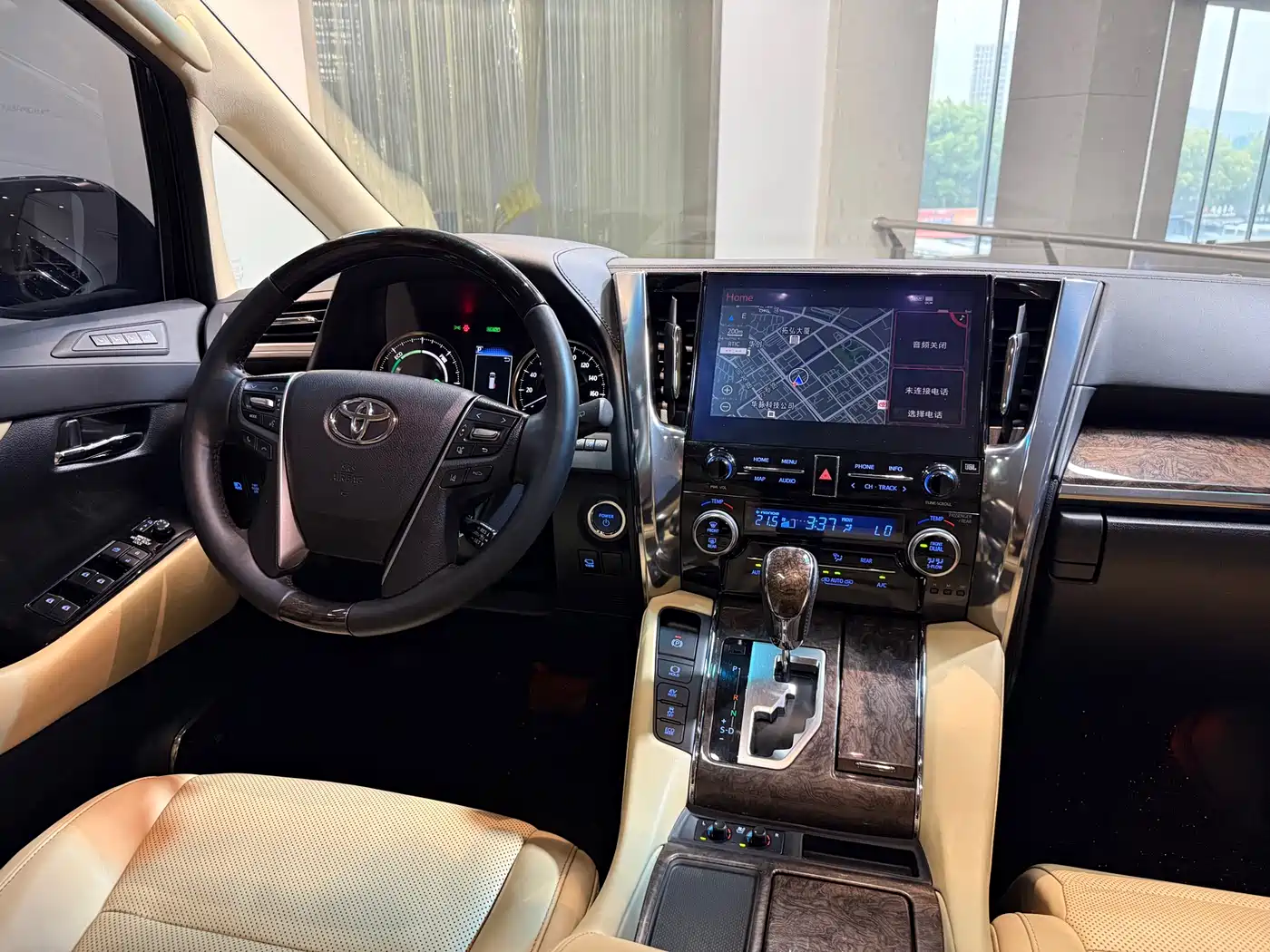 Toyota Vellfire 2020 Twin Engine 2.5L HV Premium Edition фото 11