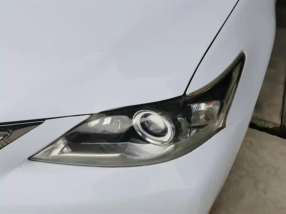Lexus CT 2012 Model CT200h Elite Edition фото 5