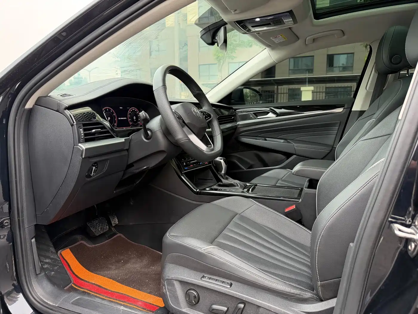 Volkswagen Passat 2024 380TSI Starlight Luxury Edition фото 9