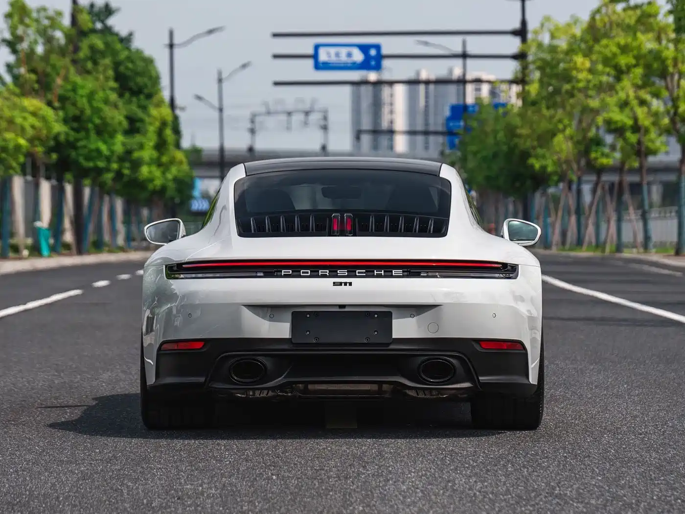 Photo 2 - Porsche 911