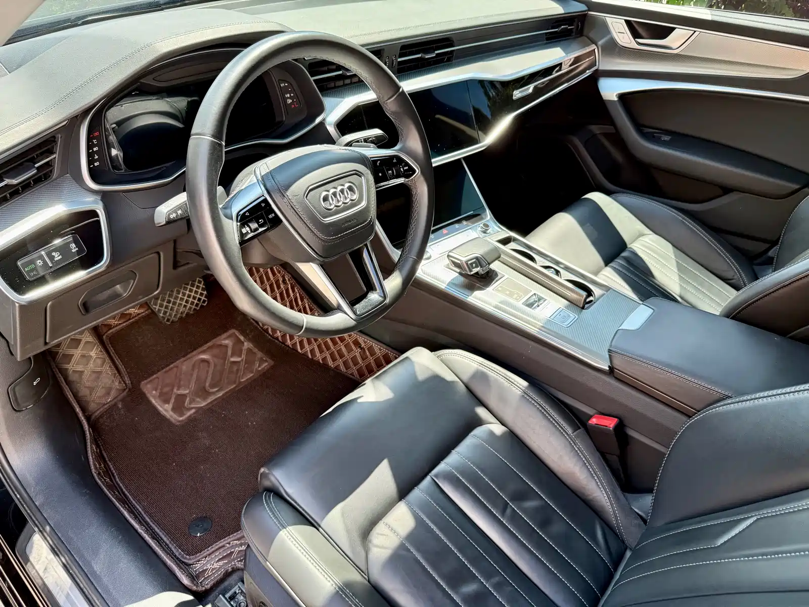 Фото 7 - Audi A6L