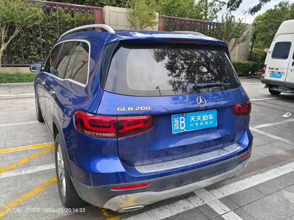 صورة 3 - Mercedes-Benz GLB