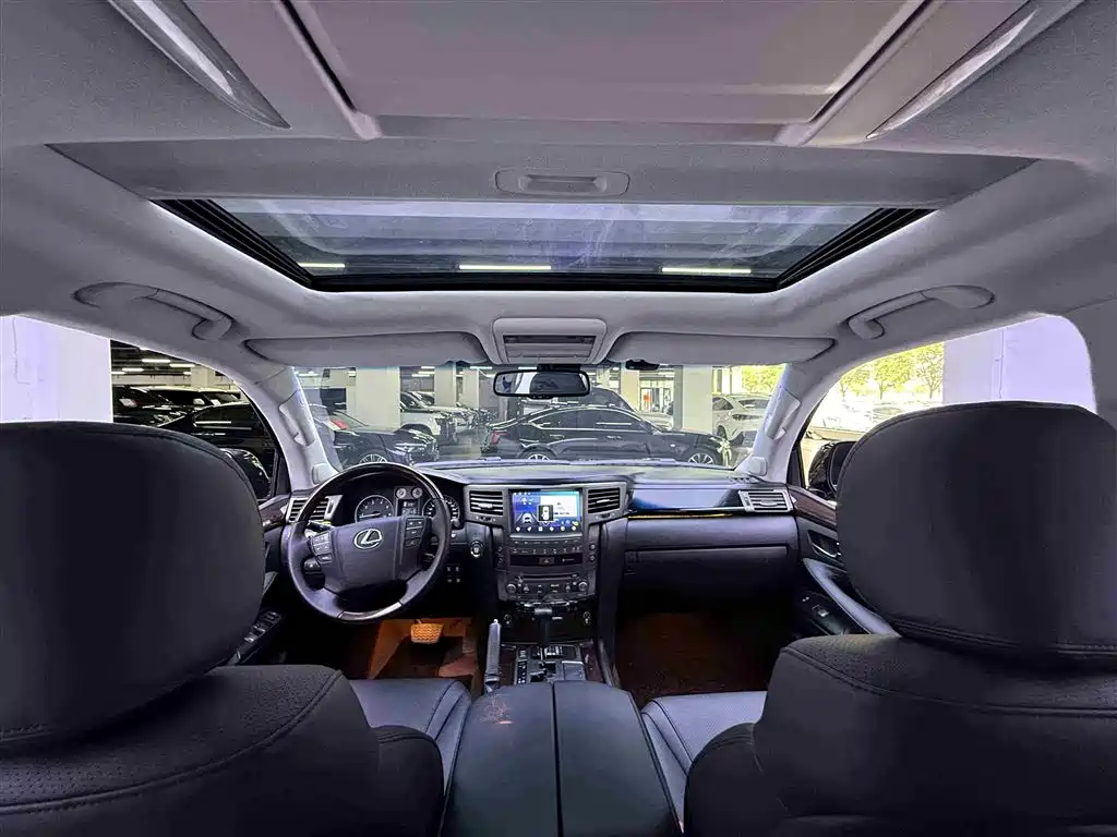 Lexus LX 2009 570 фото 18
