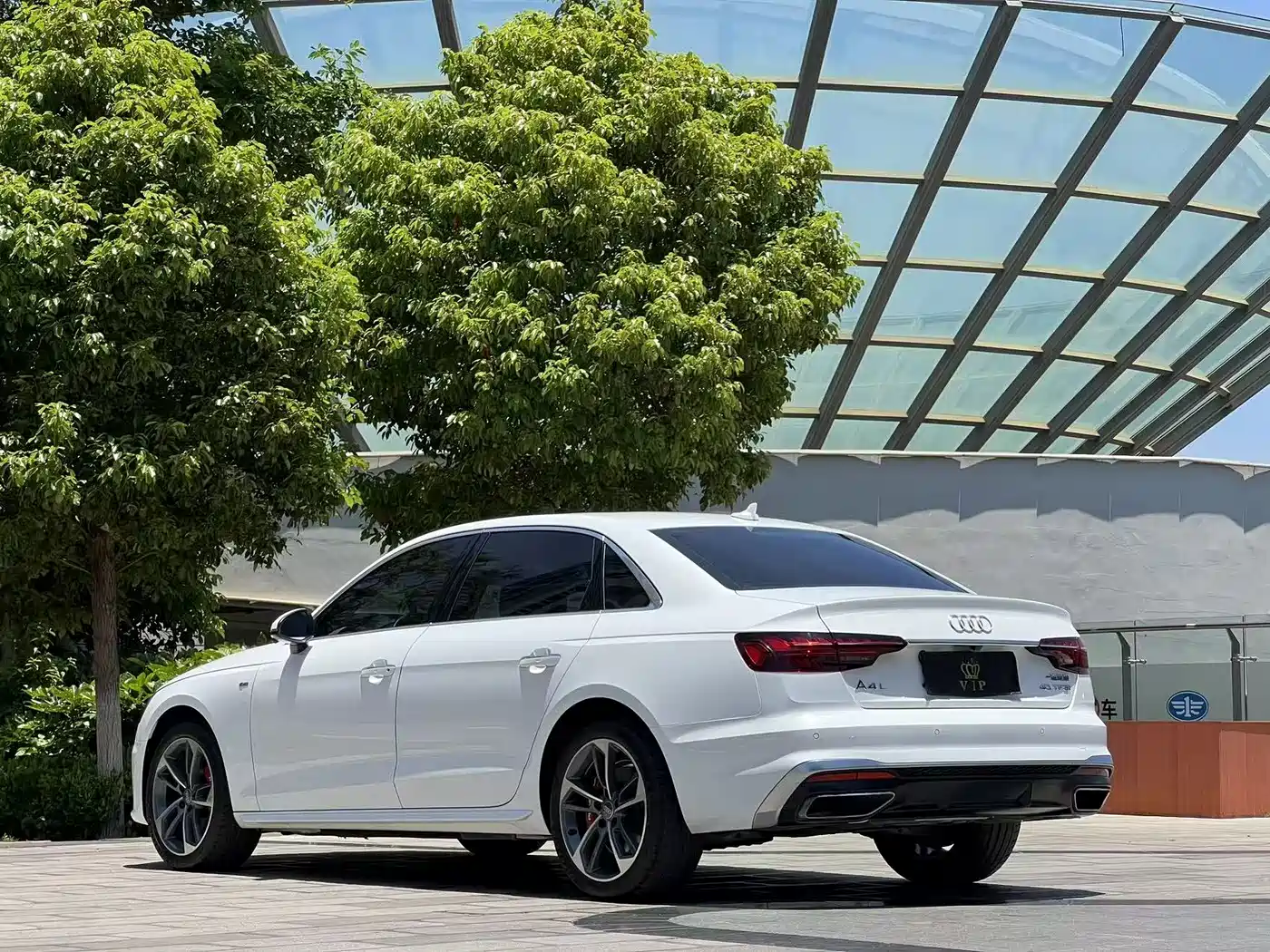 Audi A4L 2020 40 TFSI Luxury Dynamic фото 4