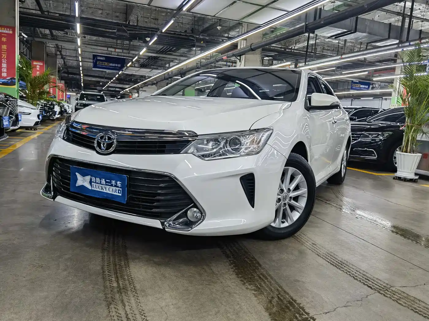 Toyota Camry 2017 2016 2.0G 10th Anniversary Leading Edition