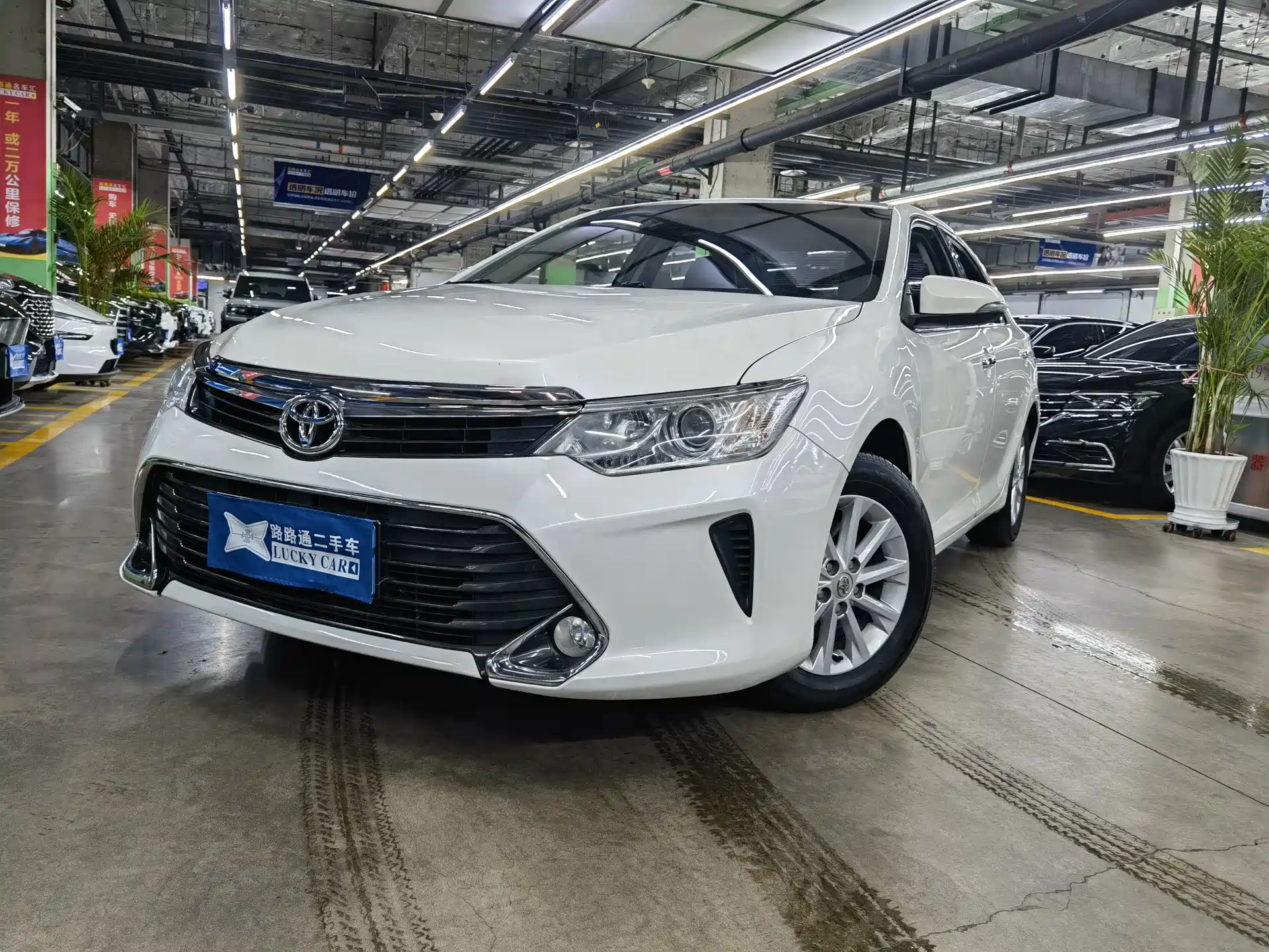 Фото 1 - Toyota Camry