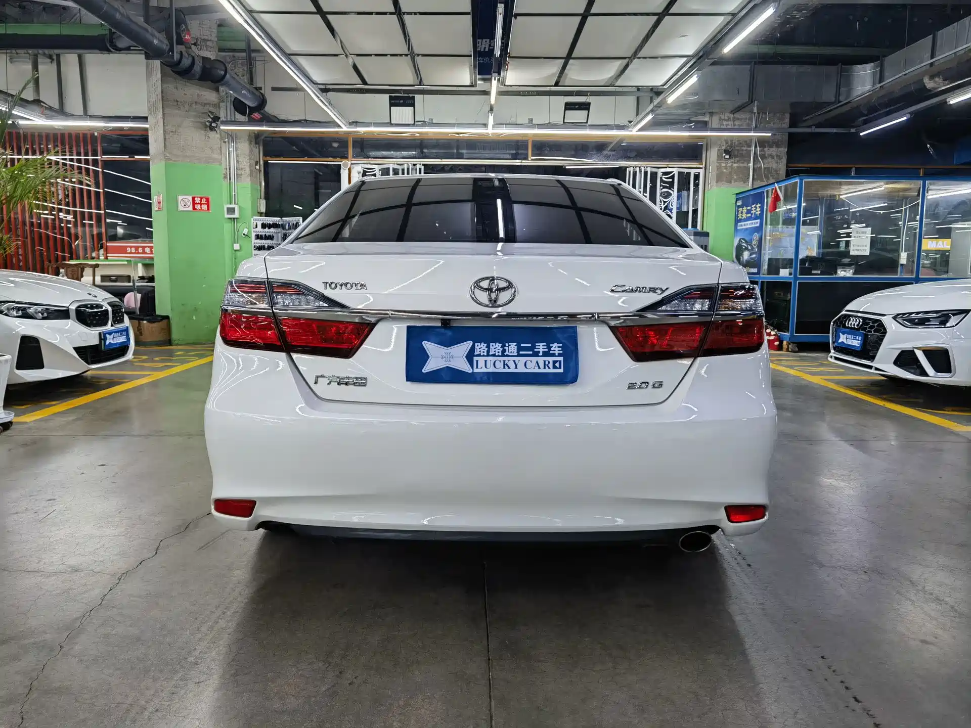 Фото 5 - Toyota Camry