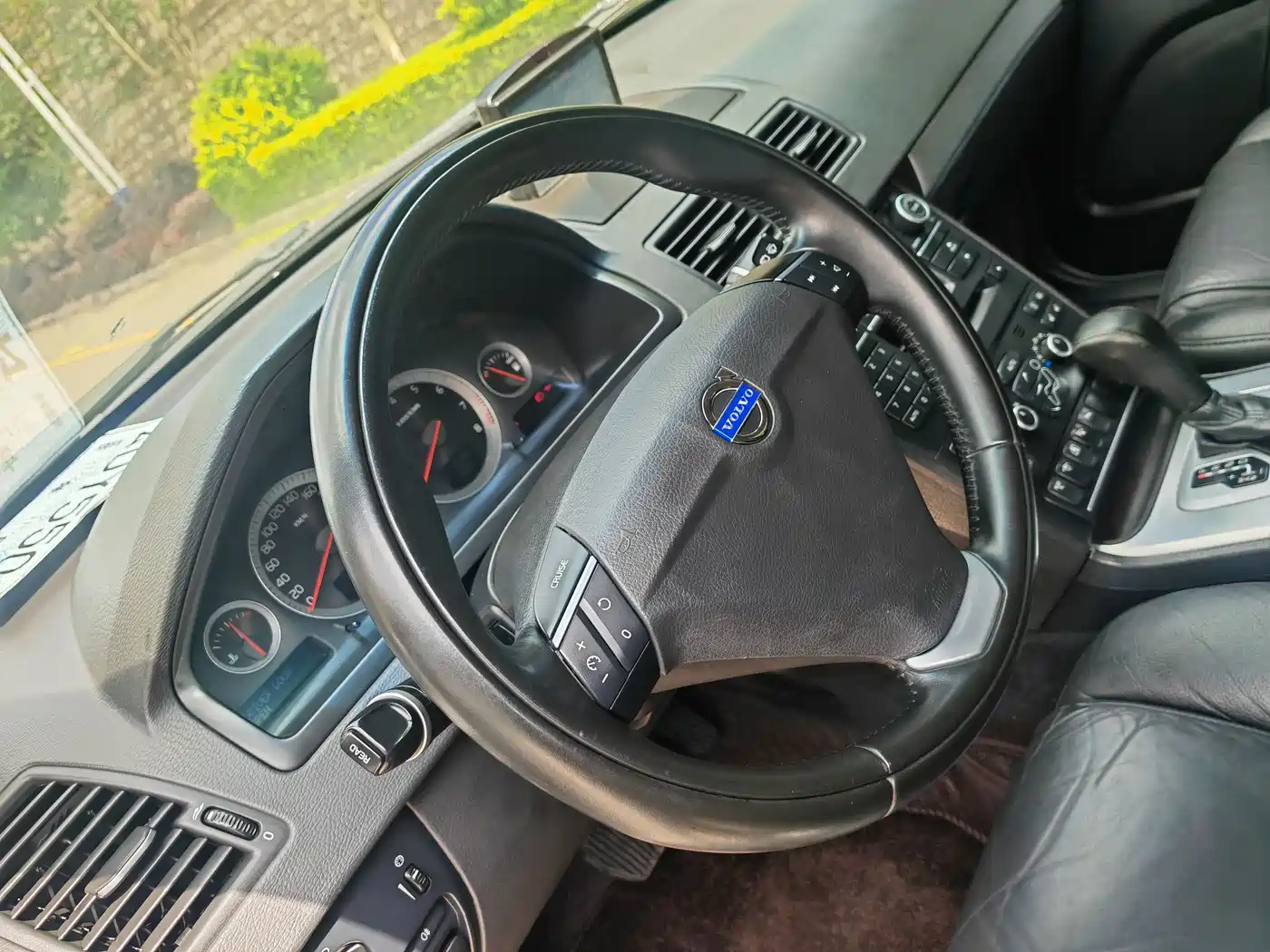 Фото 8 - Volvo XC90