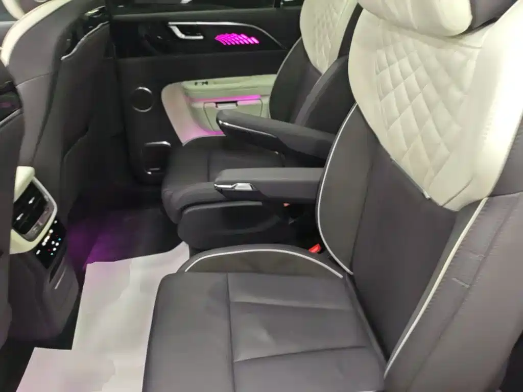 Hongqi E-HS9 2023 2022 690km Qi Xiang Edition (6-seater)