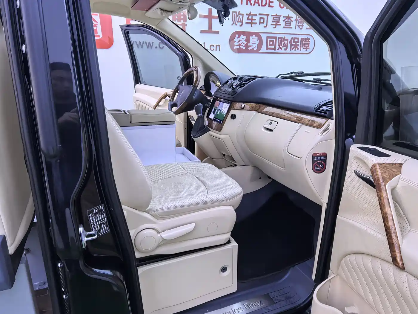 Mercedes-Benz Vito 2013 Model 3.0L Elite Edition фото 8