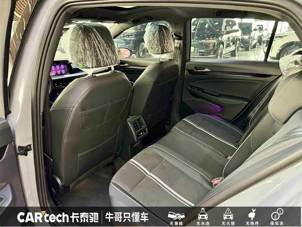 Volkswagen Golf 2023 Model 280TSI DSG R-Line фото 25