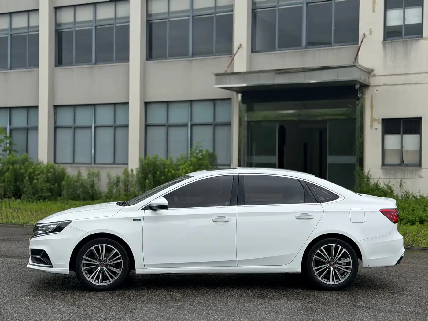 Roewe i6 2019 2019 PLUS 1.6L CVT 4G Connected Flagship Great Edition