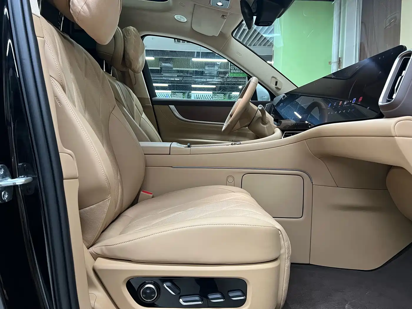 AITO Wenjie AITO M9 2025 Extended Range Ultra 52kWh 6-Seater фото 11
