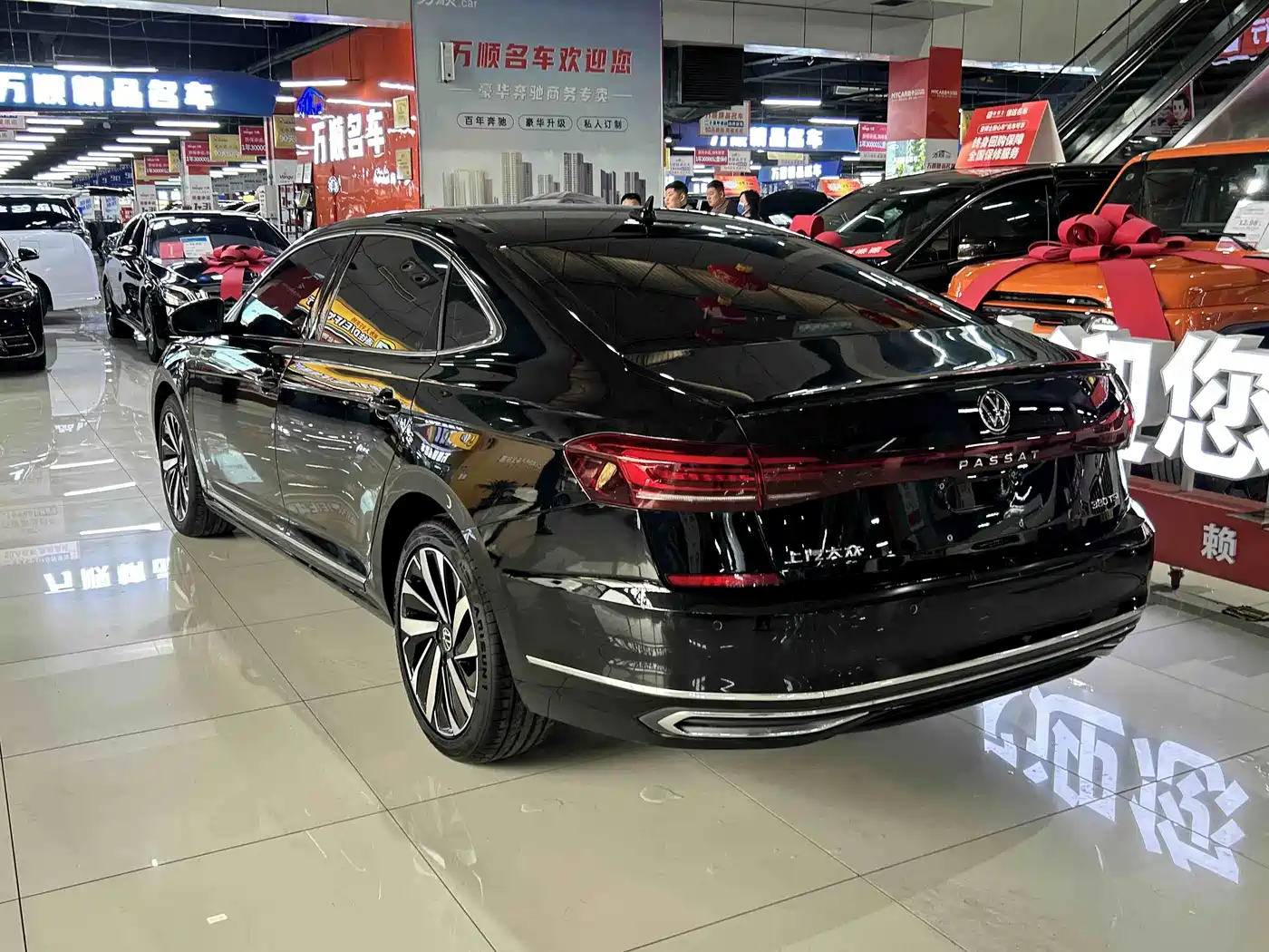 Volkswagen Passat 2024 380TSI Elite Edition фото 15