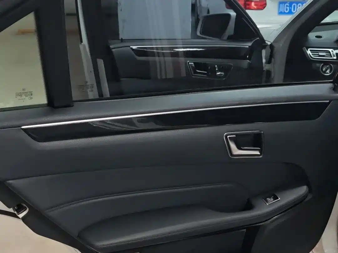 Mercedes-Benz E-Class 2015 E 200 L фото 18