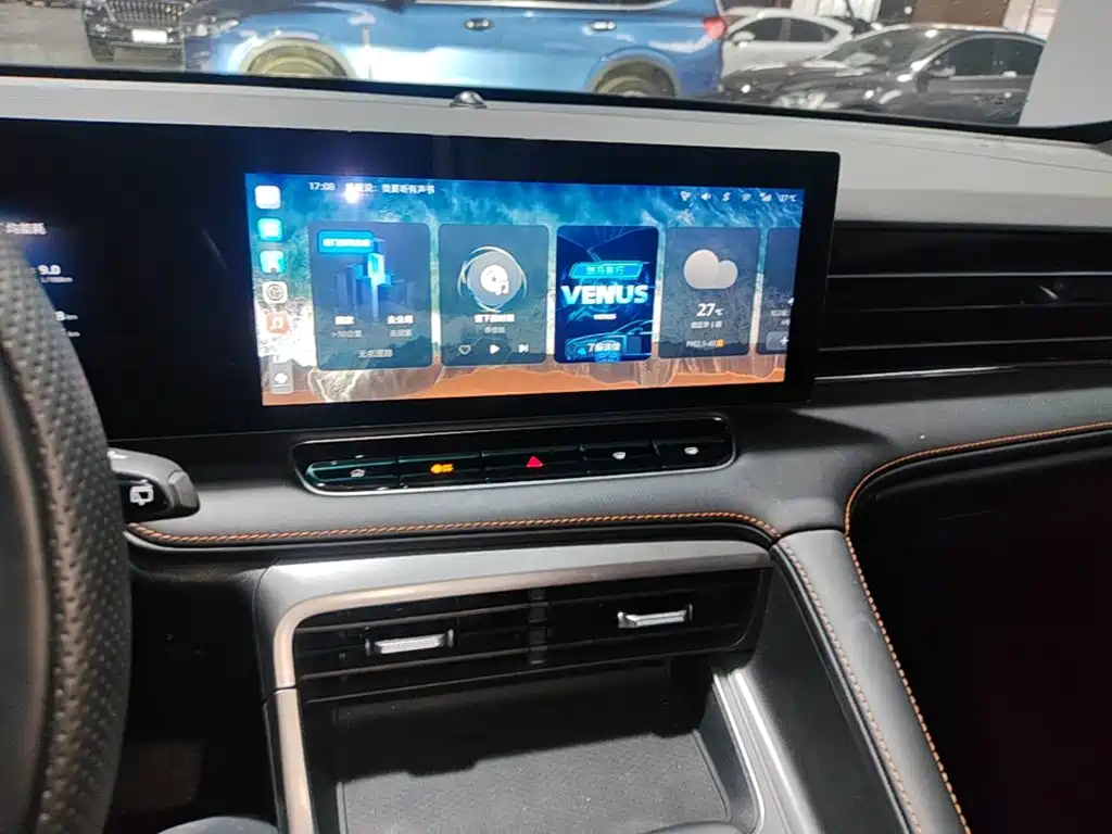 Roewe D5X DMH 2024 2024 135 Luxury Edition