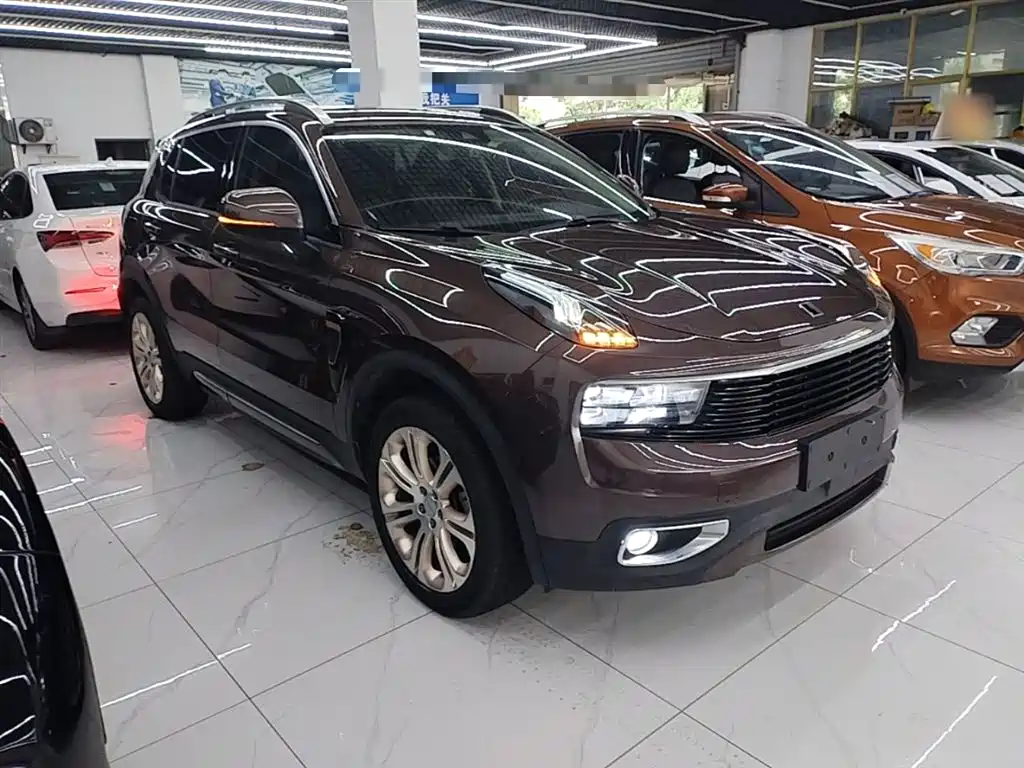 Lynk & Co 01 2017 2.0T 2WD Pro Version фото 4