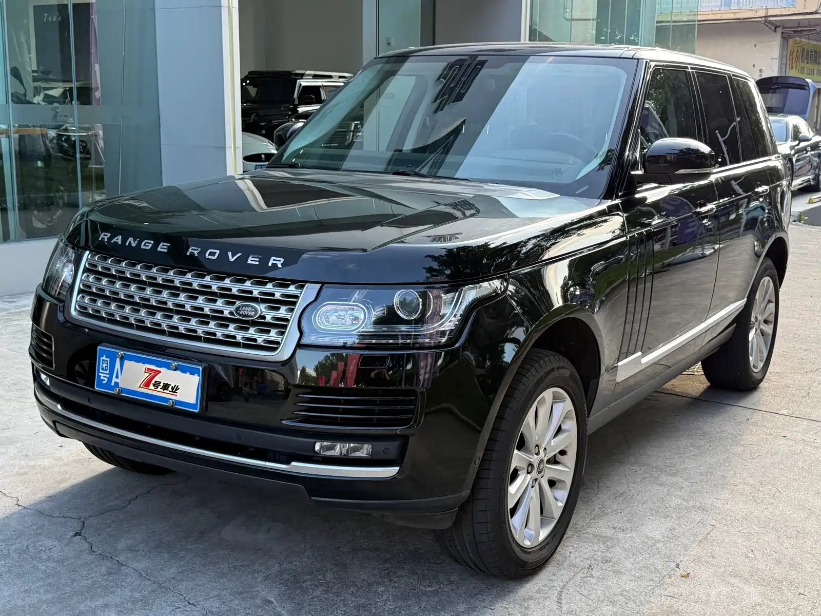 Фото 1 - Land Rover Range Rover
