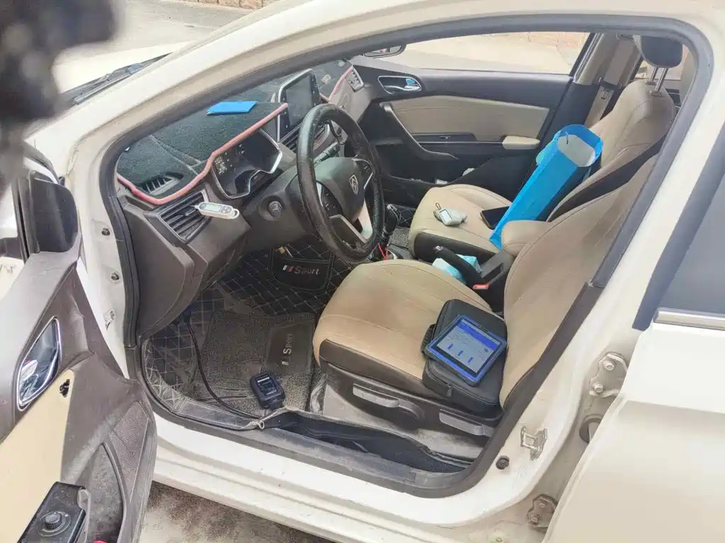 Baojun 310W 2018 2017 1.5L Manual Fashion China VI
