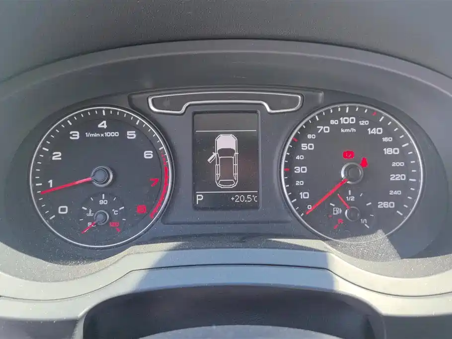 Audi Q3 2015 30 TFSI Progressive фото 14