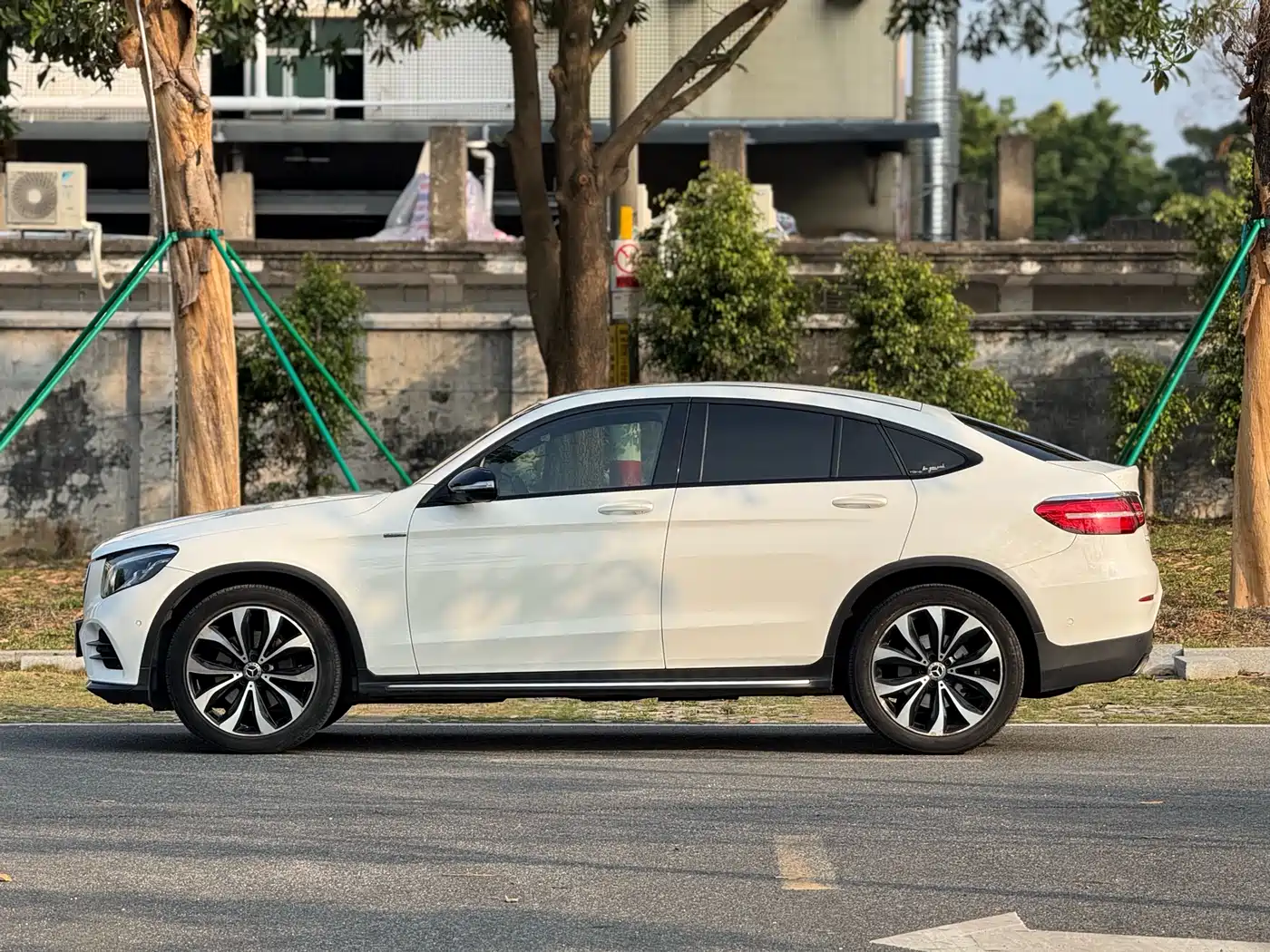 Mercedes-Benz GLC Coupe 2019 GLC 260 4MATIC Coupe SUV фото 7