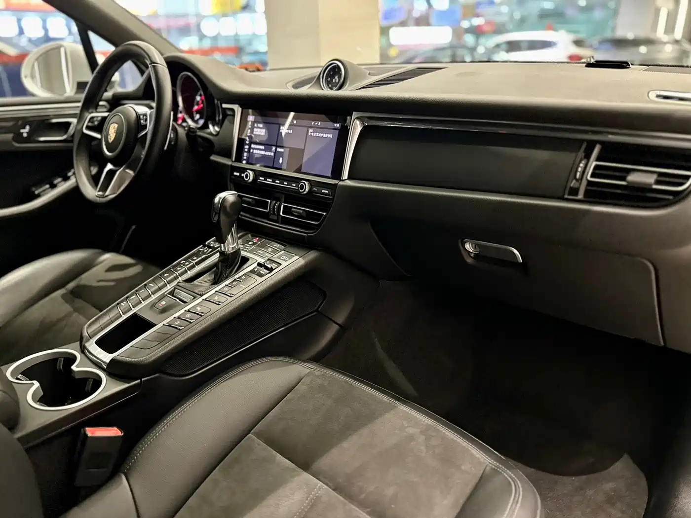 Porsche Macan 2018 Macan 2.0T фото 4