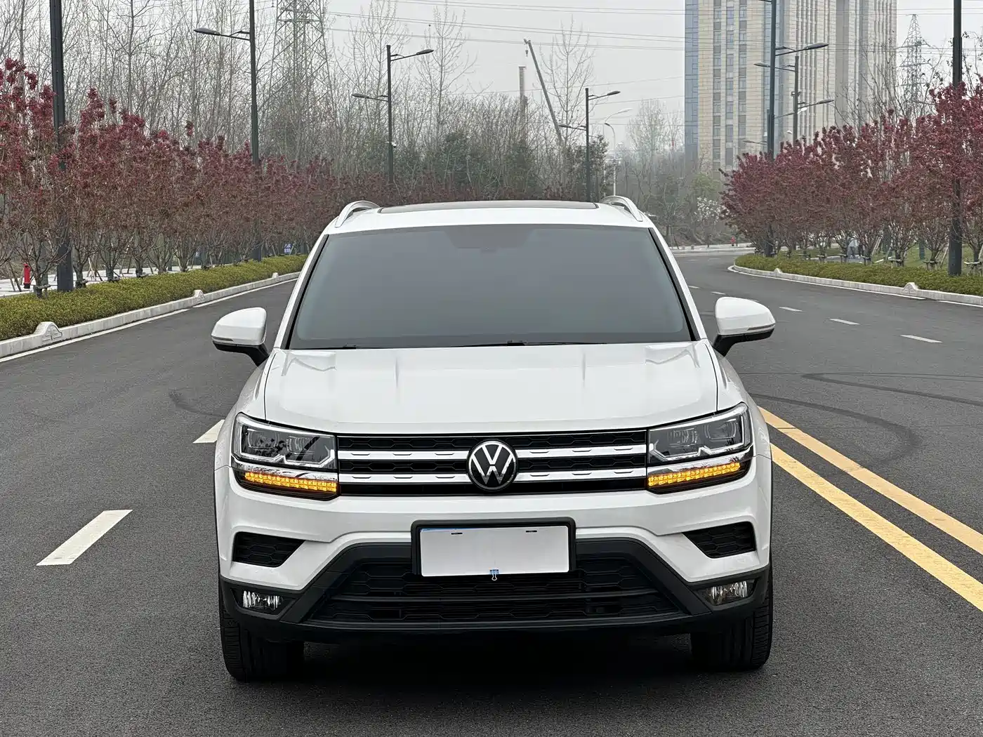 Volkswagen Tharu 2022 280TSI FWD Luxury Edition фото 2