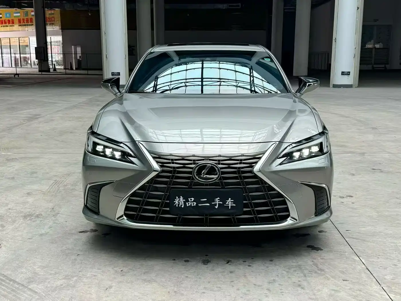 Lexus ES 2025 300h Ultimate Edition фото 2